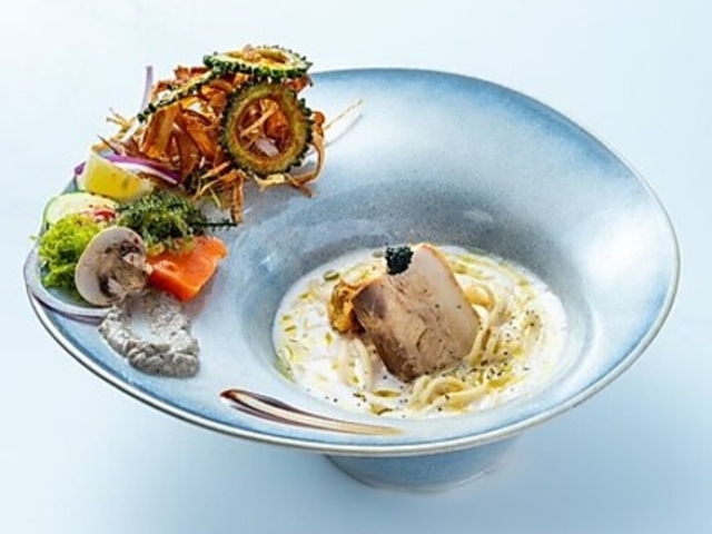�t�����`�\�[�L���ΐ��X Salmon Noodle 3.0 �񗢓X�̎ʐ^1