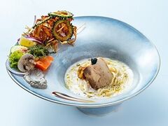 フレンチソーキそば専門店 Salmon Noodle 3.0 首里店の写真1