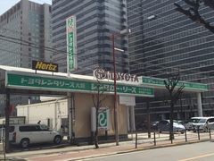トヨタレンタリース大阪　新大阪駅前店の写真1