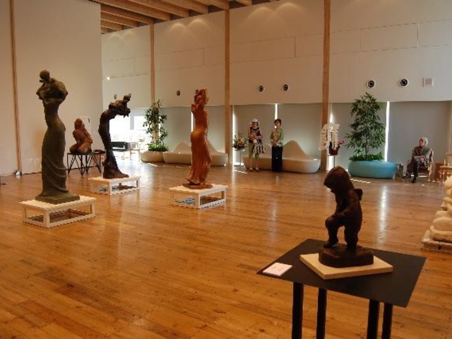 �W����̕��i_����s���A�[�g�M�������[�A�g���A