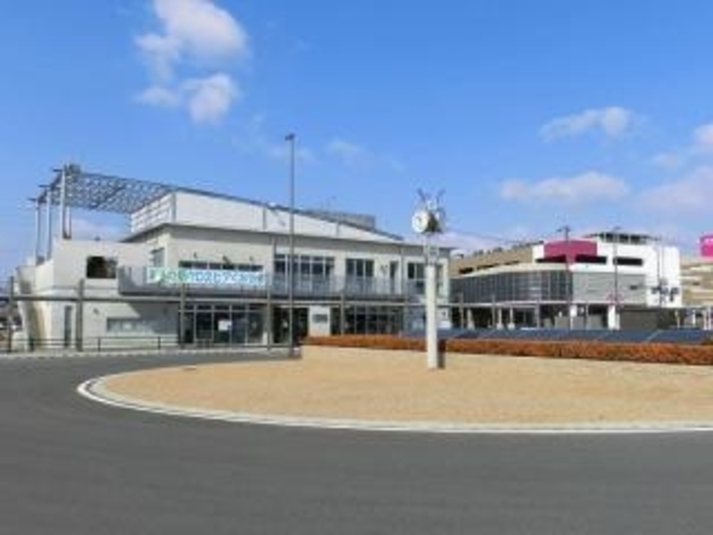 �܂��̉w�N���X�s�A���݂��