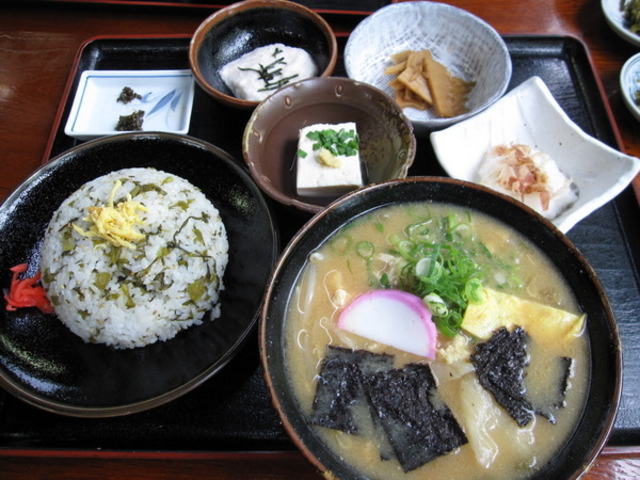 �R�����H