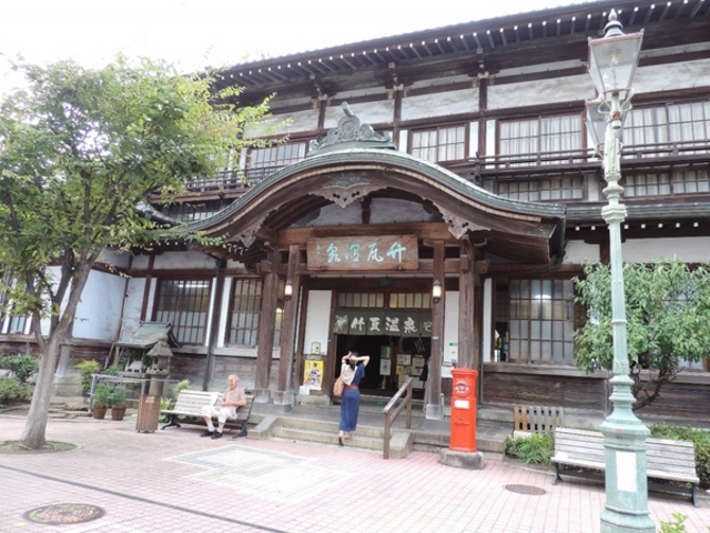 �|������