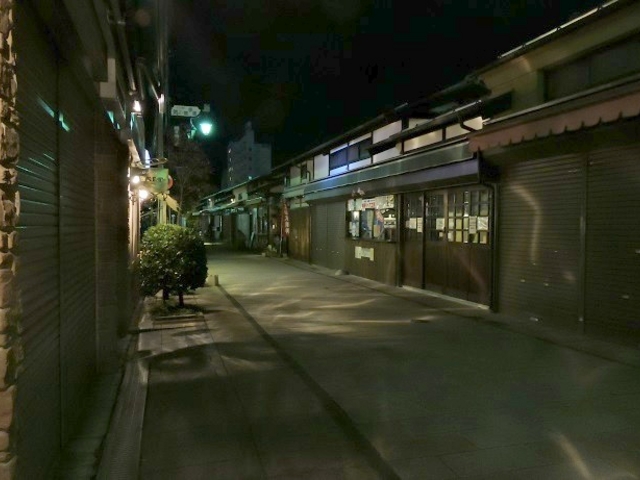 �摜�͖�ł����A���Ԃ͏��a�̍��肪�����Ղ�̂��X���J���Ă��܂��B���ł��J�G�������񂪖ʔ��������ȁB_�Ȃ�Ēʂ�