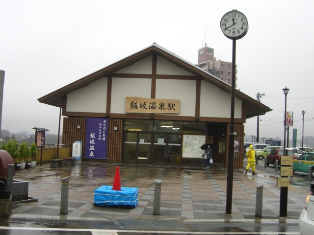 飯坂温泉駅_松尾芭蕉の銅像