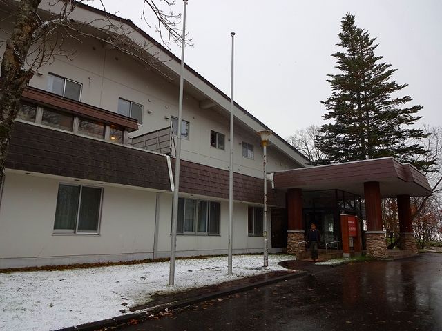 �x�ɑ��͐X�Ɉ͂܂ꂽ�����ȏh�ł��B_�x┌Ή���