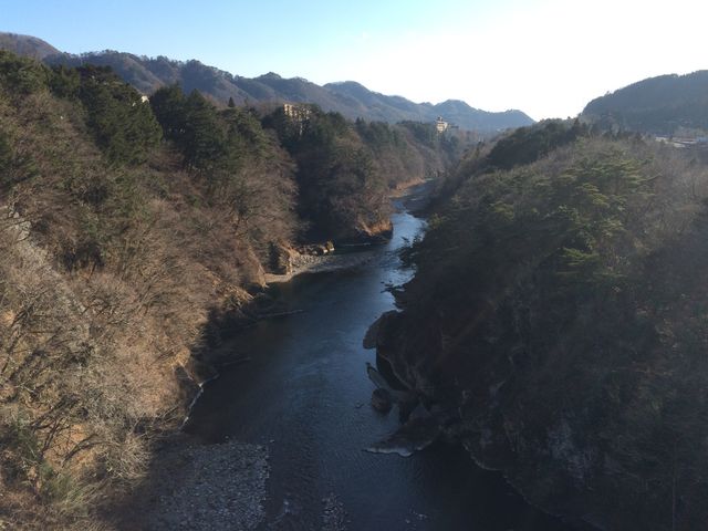 �݂苴�̐^�񒆂���̌i�F�ł��B_�S�{�|���݋�