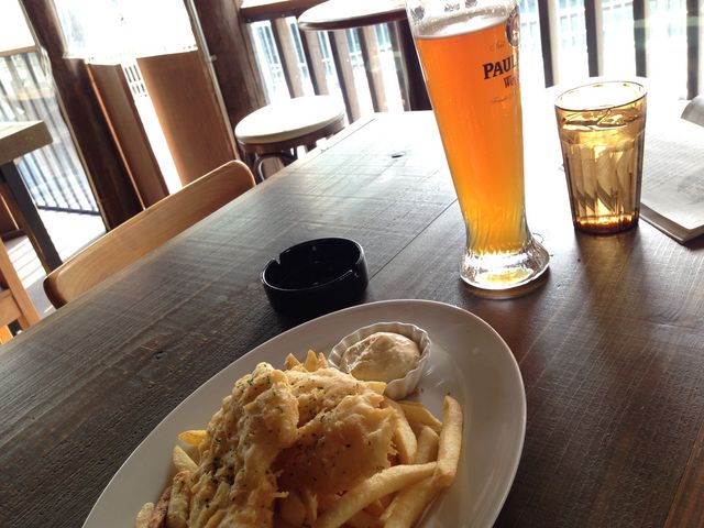 ÃueBbV pu [X qb| British Pub MORRIS HIPPO̓eʐ^1