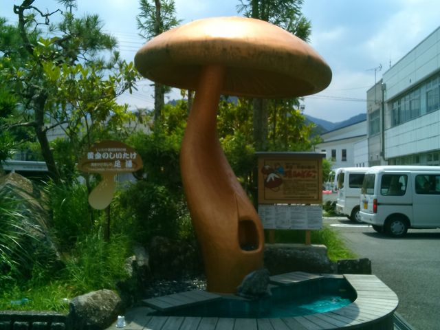 XN̓߂ɁAŊy߂鑫B_TOKYO RUSK ɓt@Ng[