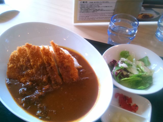 ؂̃JcJ[́AMXẴJcɁAJ[(r[tJ[)̂Ă܂BlCNo.2B_r[Xg