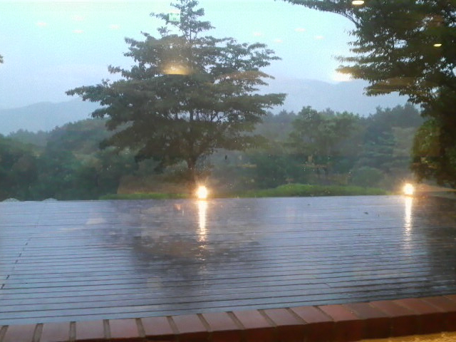 �[�H���Ɉ��m�Ε��ʂ�]��_���c�}�������C�N�z�e��