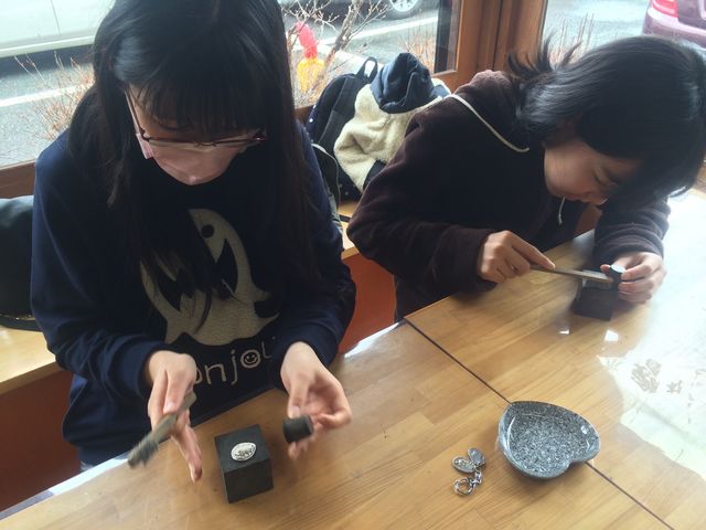 �D���Ȍ`�ɐ����Ė����Ă���Ƃ���ł�_�͌��΃N���t�g�p�[�N