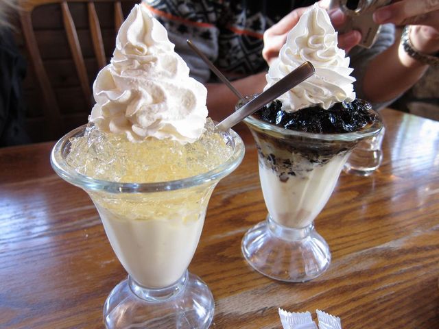 ς񂾂̓yj̓C^A̓eʐ^8