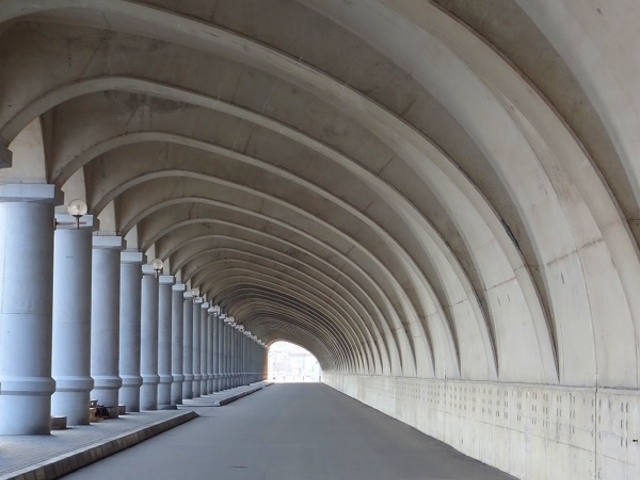 �����̑��`���Â��Ă��āA�􉽊w�͗l�̂悤�E�E�E_�t���`�k�h�g��h�[��