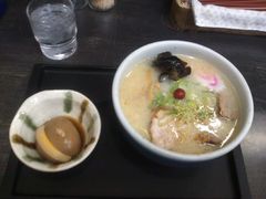 jijiy����̂�[�߂�R���΁@�{�X�ւ̓��e�ʐ^1