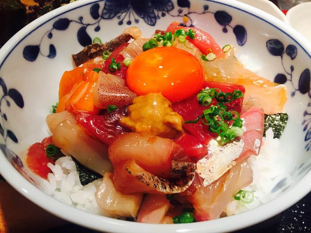 �{���ɋ��̎�ނ��L�x������_�߂��̏�