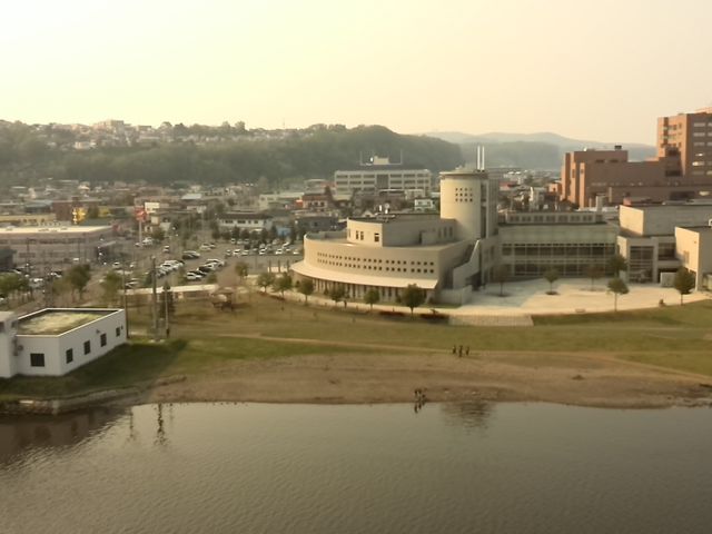 �ԑ���̑Ί݂���_�I�z�[�c�N�E�����𗬃Z���^�[�i�ʏ́F�G�R�[�Z���^�[2000�j