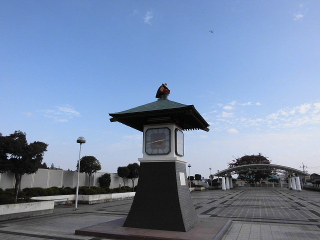 �ό��ē����̏�ɂ͂���Ȋ����̏ꏊ��_�Ή��s�ό��ē���