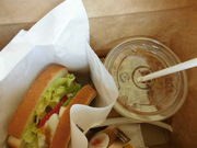 �����݂���̃h�g�[���R�[�q�[�V���b�v���˔~�����[���[�ٓX�̓��e�ʐ^1