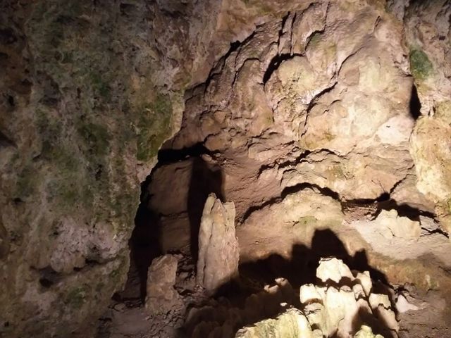 短い洞窟でしたがなかなか面白かったです_源三窟