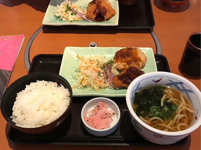 Y_B̂ƖΓ񌩓X̓eʐ^1