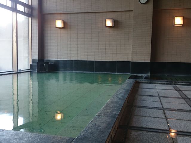 ������20�����l����ƁA�[���ȑ傫���ł��B_�~������