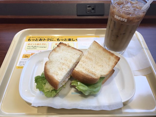 ~Nۂ̃hg[R[q[Vbv 䒆ʂ咬XiGOURMET COFFEE DOUTORj̓eʐ^1