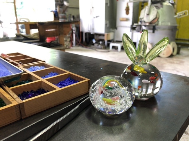 ��Əꕗ�i�ƃy�[�p�[�E�G�C�g�ł�_�X�^�W�I�o�N�U�E���X