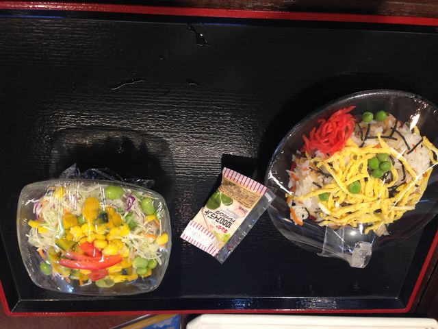 傳̃UE߂鎭qX̓eʐ^1