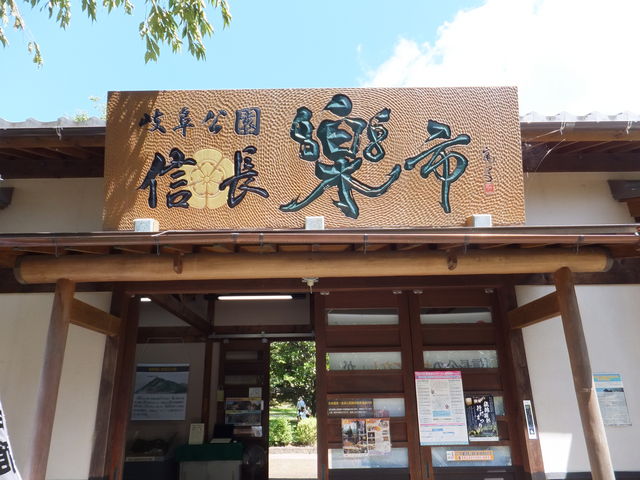 ِՂ̔@̗lqWĂ܂B_򕌌