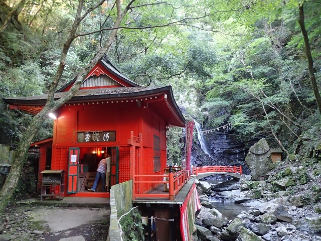 奥が行者の滝_犬鳴山七宝滝寺