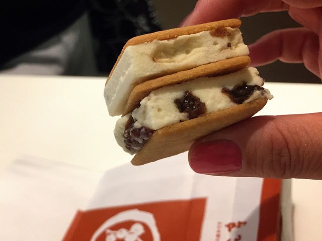 �}���Z�C�o�^�[�T���h�̃A�C�X_�Z�Ԓ��{�X