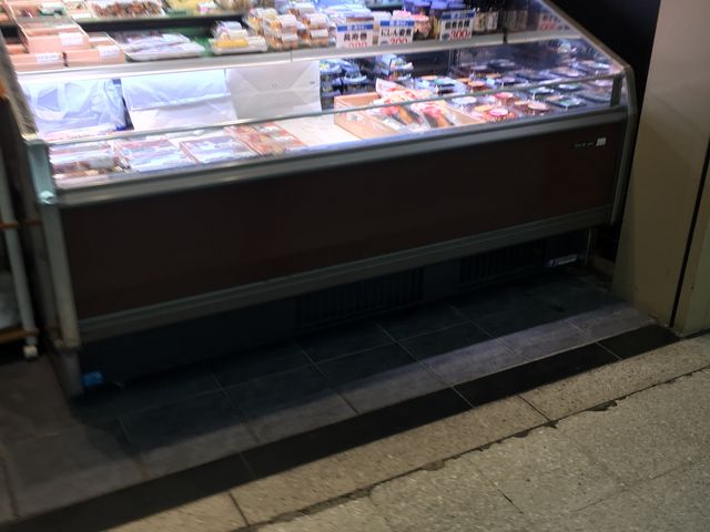 l̑NY]iEzCeB߂X̓eʐ^1