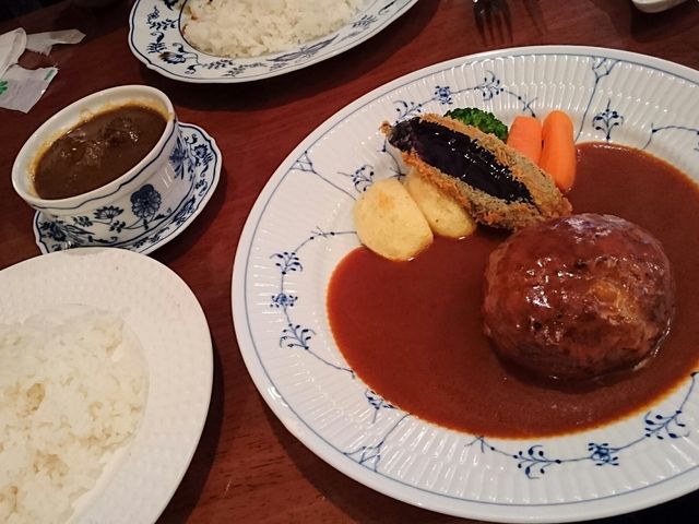 no[OƁAr[tJ[_Cafe Salon de The OKA