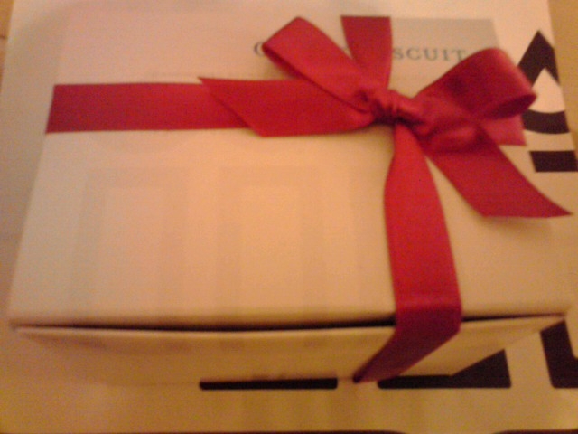 yoroũAEVpeBG }̂XX̓eʐ^1