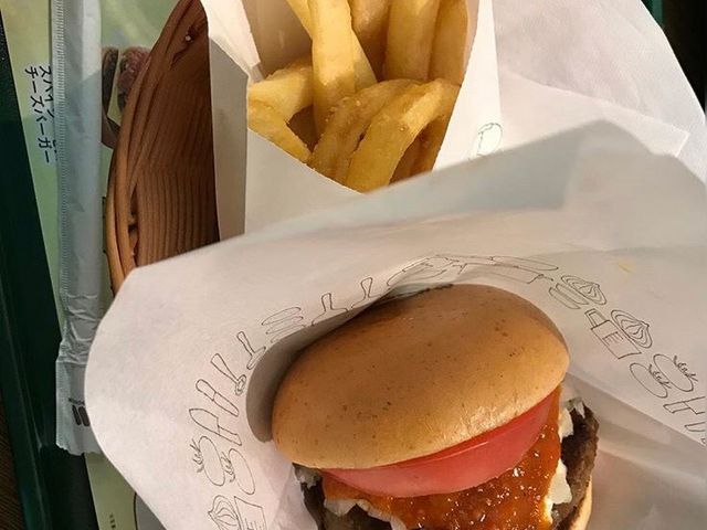 傱̃XEo[K[ߓX̓eʐ^1