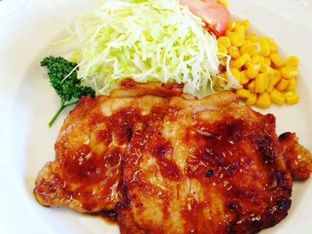 _CzXg _c_ےXiRoyal Hostj