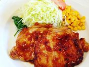 傱̃CzXg _c_ےXiRoyal Hostj̓eʐ^1