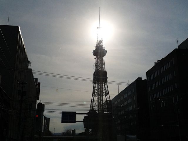 �O��_�����ۂ�e���r��