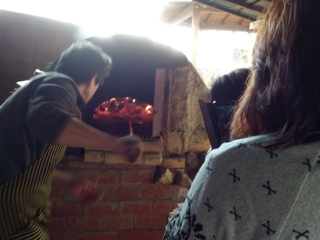 �ꖇ�H�ׂ���A���̃s�U���Ă��܂��B
����l���Ă����������Ă���p�����C�ɃJ�b�R�C�C��ł��B_���|�@�Y���̘[