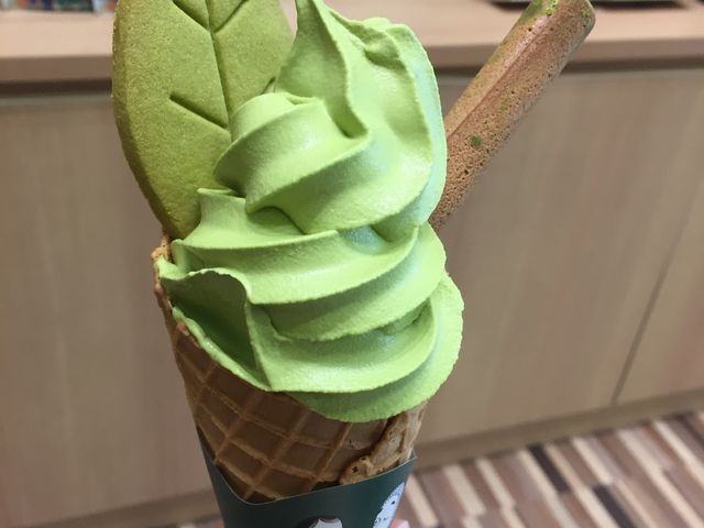 �F���� ���̍� �����A�C�X���������B�`�P�b�g�̔��ꏊ�̈�K�ɂ���̂Ŗ��K��̕��͂��ЁI_���O�����E�H�[�N