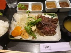 ̃Xe[LnEXƂւ̓eʐ^1