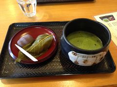 ������傳��̋Ղ��������ւ̓��e�ʐ^1