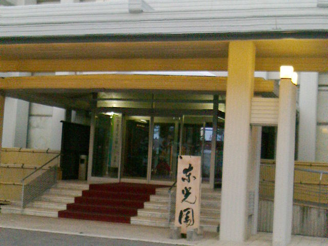 �G���g�����X�B�����������܂��B_������