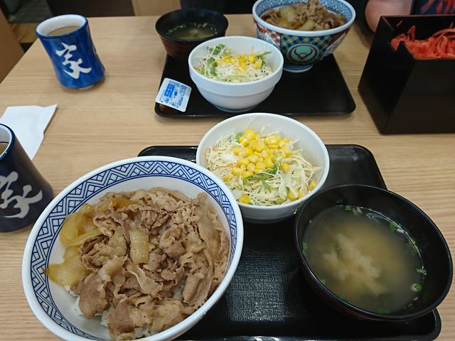 korikori̋gƗ鎭X̓eʐ^1