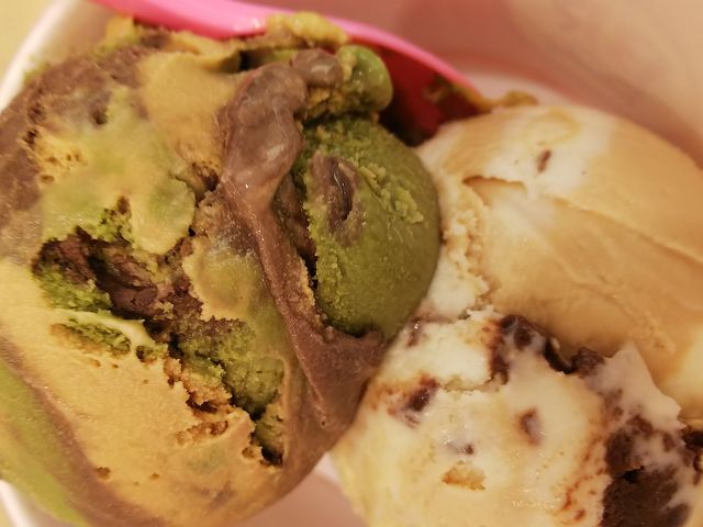 ւ̃T[eBACXN[ O{t[[hX̓eʐ^1