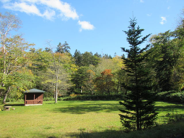 �ۂ�ƃL�����v��̃o���K���[������_�E�G���V���L�����v��