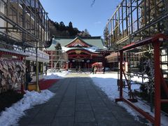 higu����̋{�錧�썑�_�Ђւ̓��e�ʐ^1