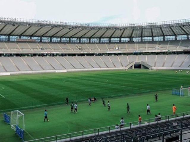 �t�b�g�T��_���̑f�X�^�W�A��