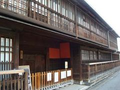 SHIN̊pĂȂ̕pقւ̓eʐ^1